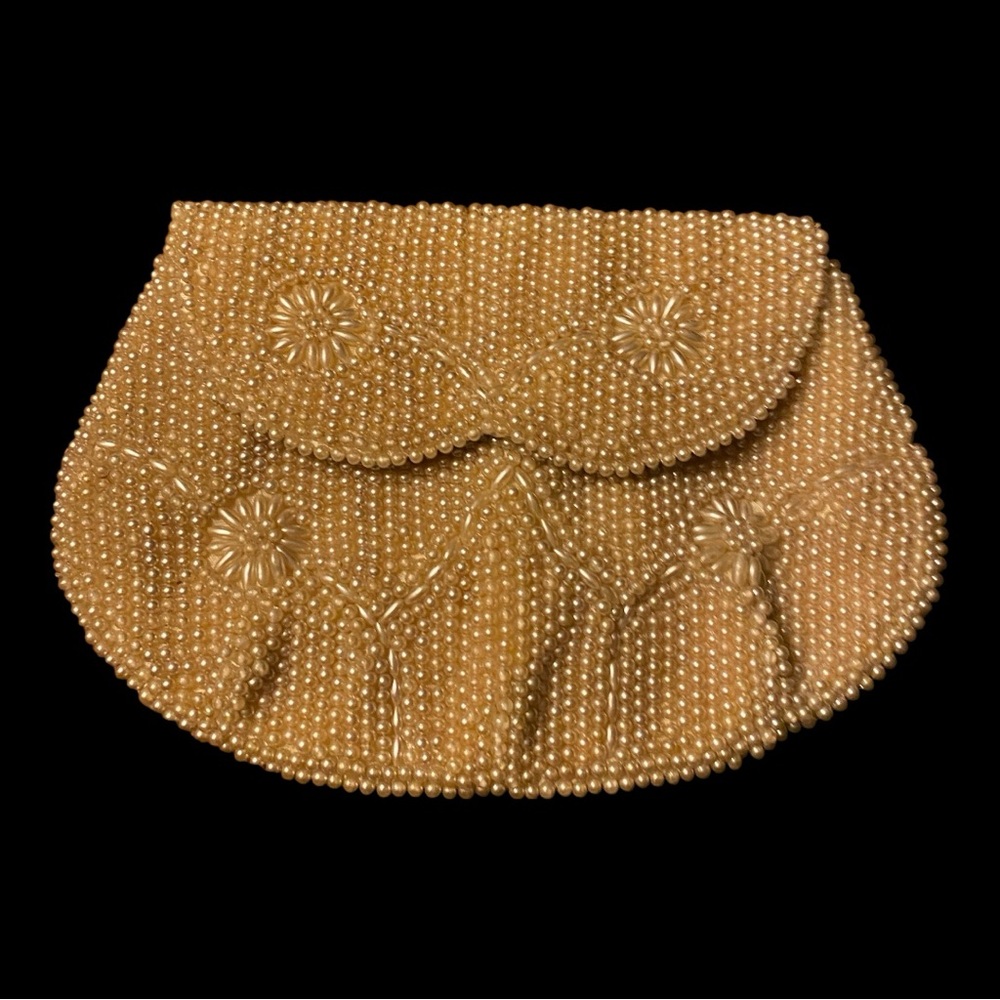 Elegant Cream Beaded Clutch